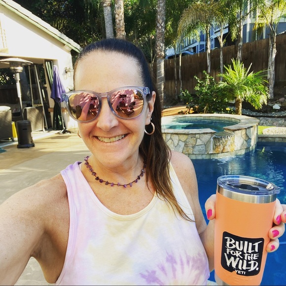 Meet your Posher, Laura - Picture 1 of 1